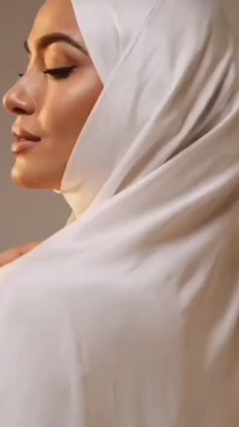 Premium Silk Hijab Deal – Pack of 4 Soft Lightweight Hijabs for Women